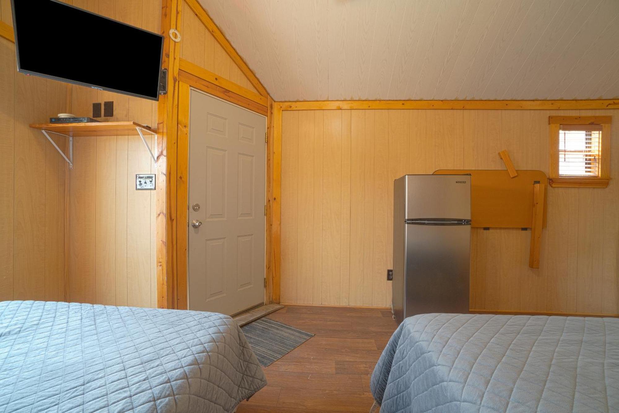 Grand Eagle Ford Lodge & Rv Park Tilden ภายนอก รูปภาพ