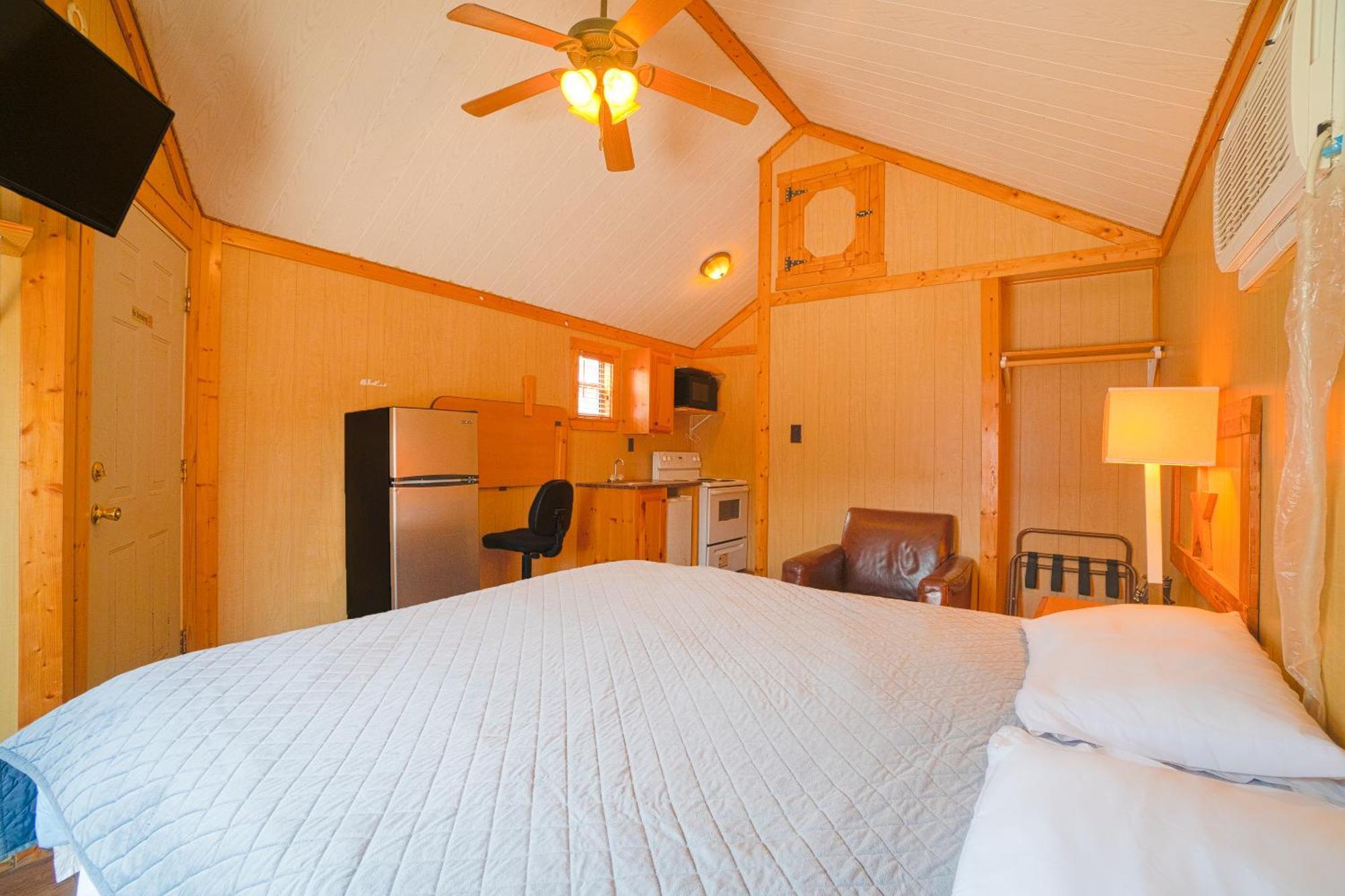 Grand Eagle Ford Lodge & Rv Park Tilden ภายนอก รูปภาพ