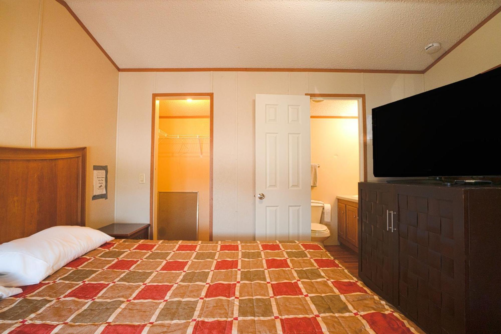 Grand Eagle Ford Lodge & Rv Park Tilden ภายนอก รูปภาพ