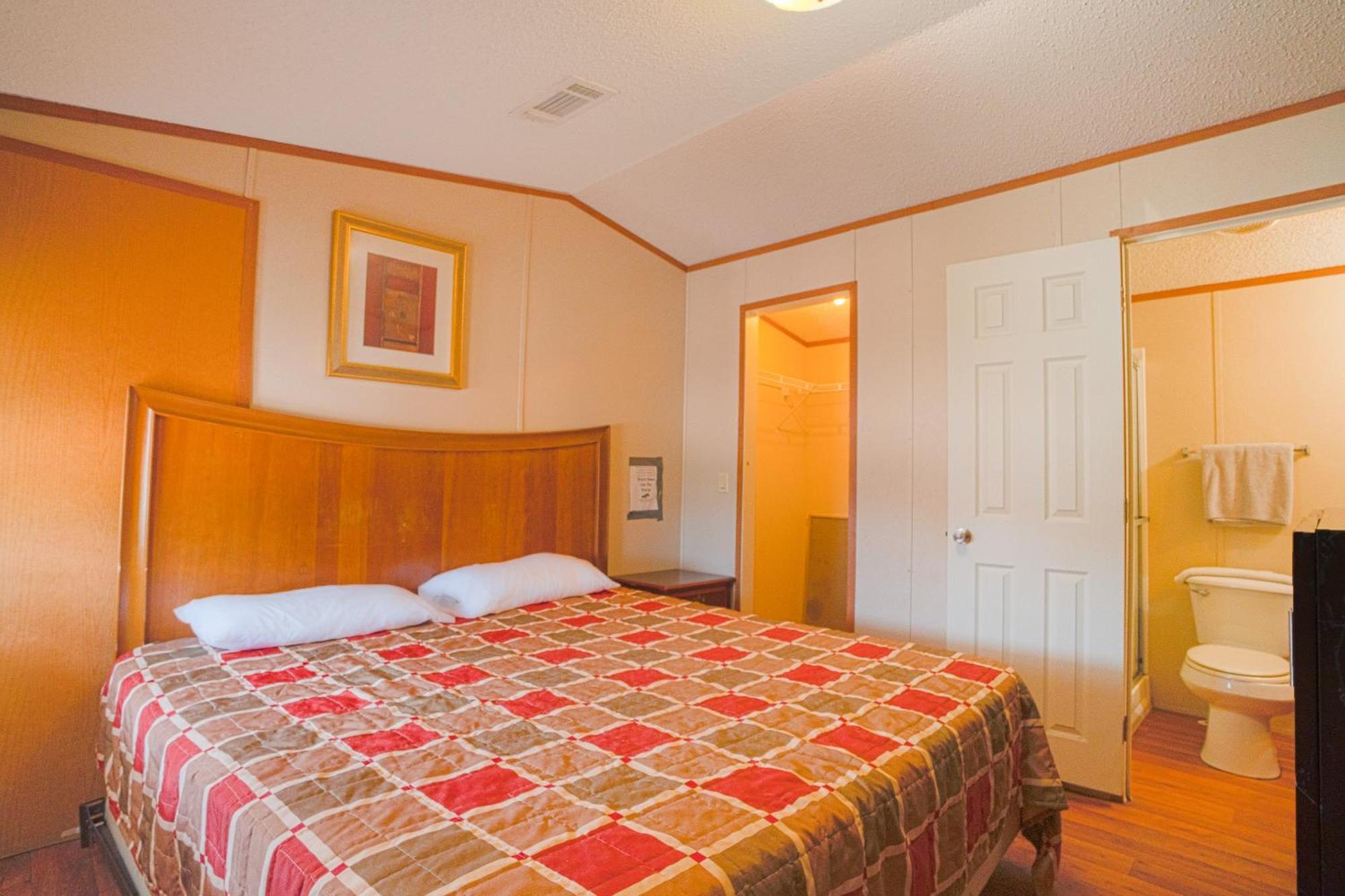 Grand Eagle Ford Lodge & Rv Park Tilden ภายนอก รูปภาพ